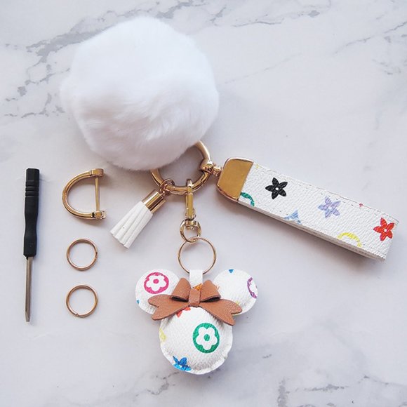 Minnie Keychain Leather Luxury with Pom Pom Color WHITE - Picture 3 of 7